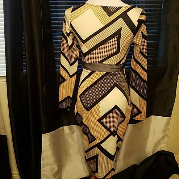 ⭐️⭐️⭐️ 5 for 10.  Beautiful Evening dress - Picture 3 of 4